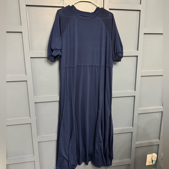 Elegant Navy Maxi Dress - Picture 1 of 2